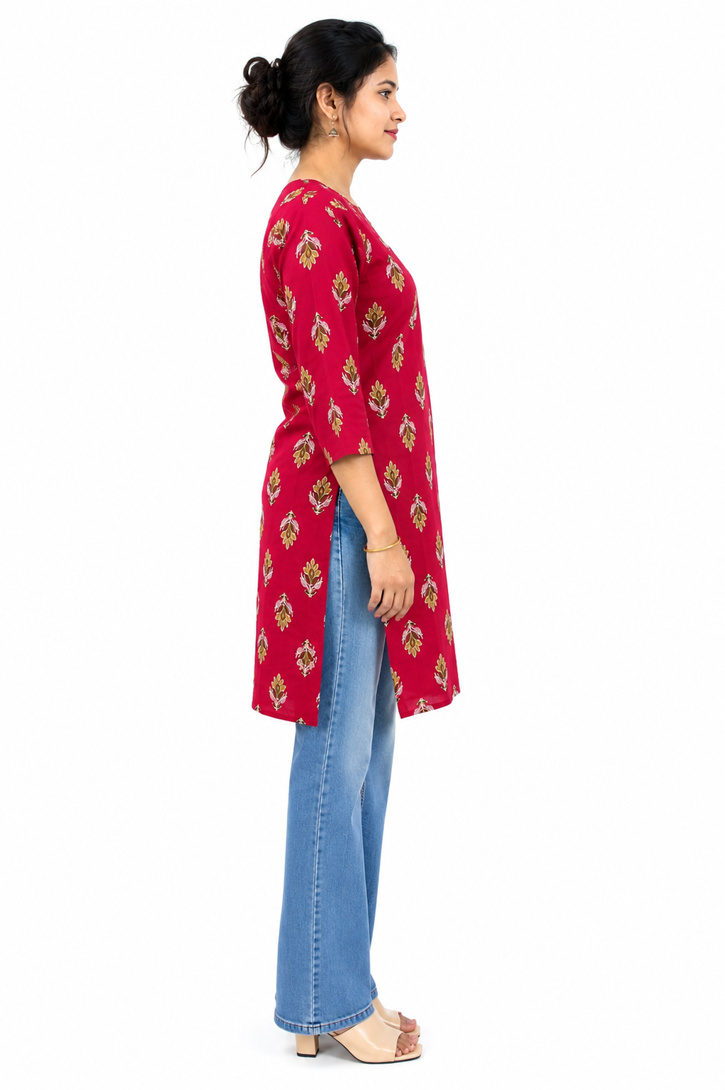 Women’s Maroon Printed Straight Kurti with Round Neck & 3/4 Sleeves